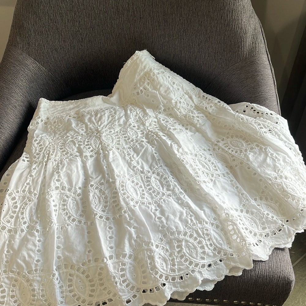 Beautiful eyelet skirt size 4 petite